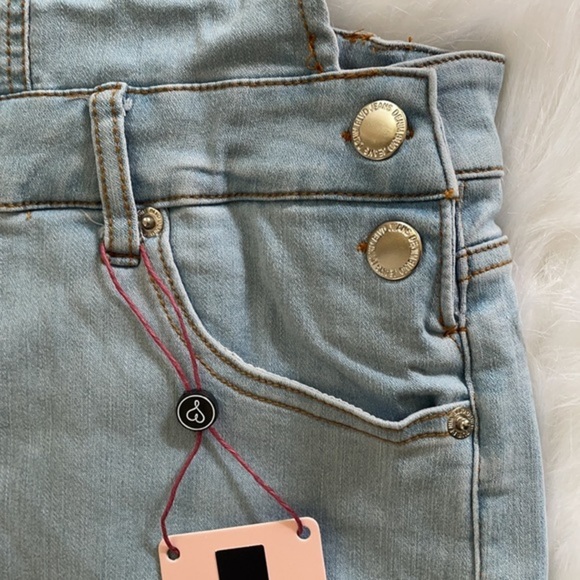 Light Wash Denim Overall‎ Romper Shorts - Picture 3 of 10